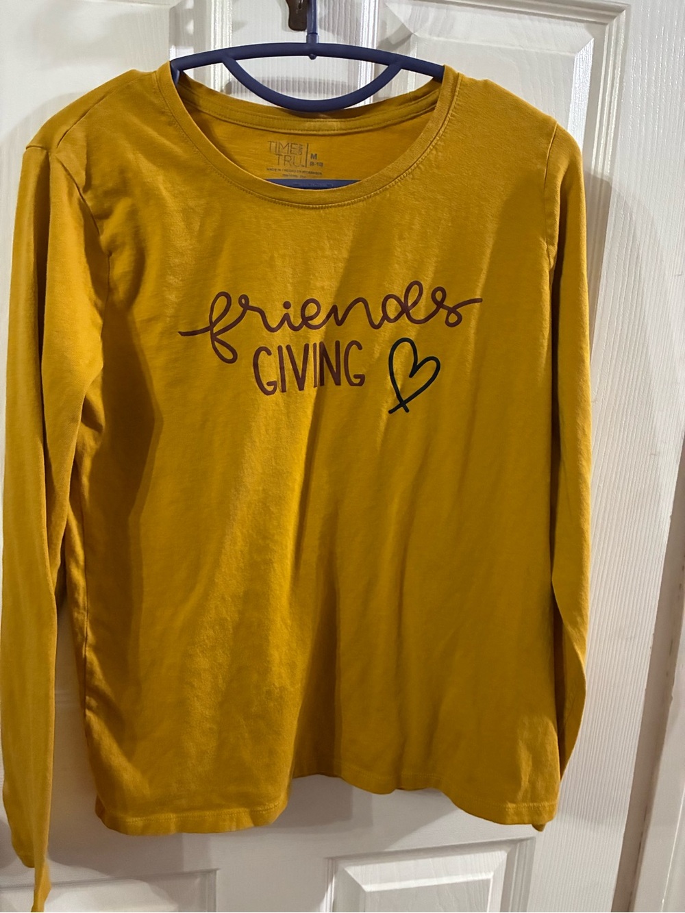 Friends Giving Women’s Medium Thanksgiving Long-Sleeve Tee